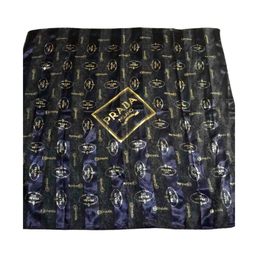 Elegant Women's Scarf Prada Style